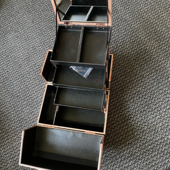 Makeup bag - Picture 4 of 6